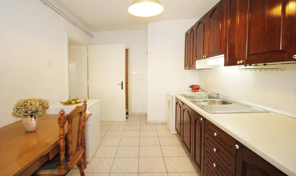 Apartments Nina Beach Makarska Exterior foto