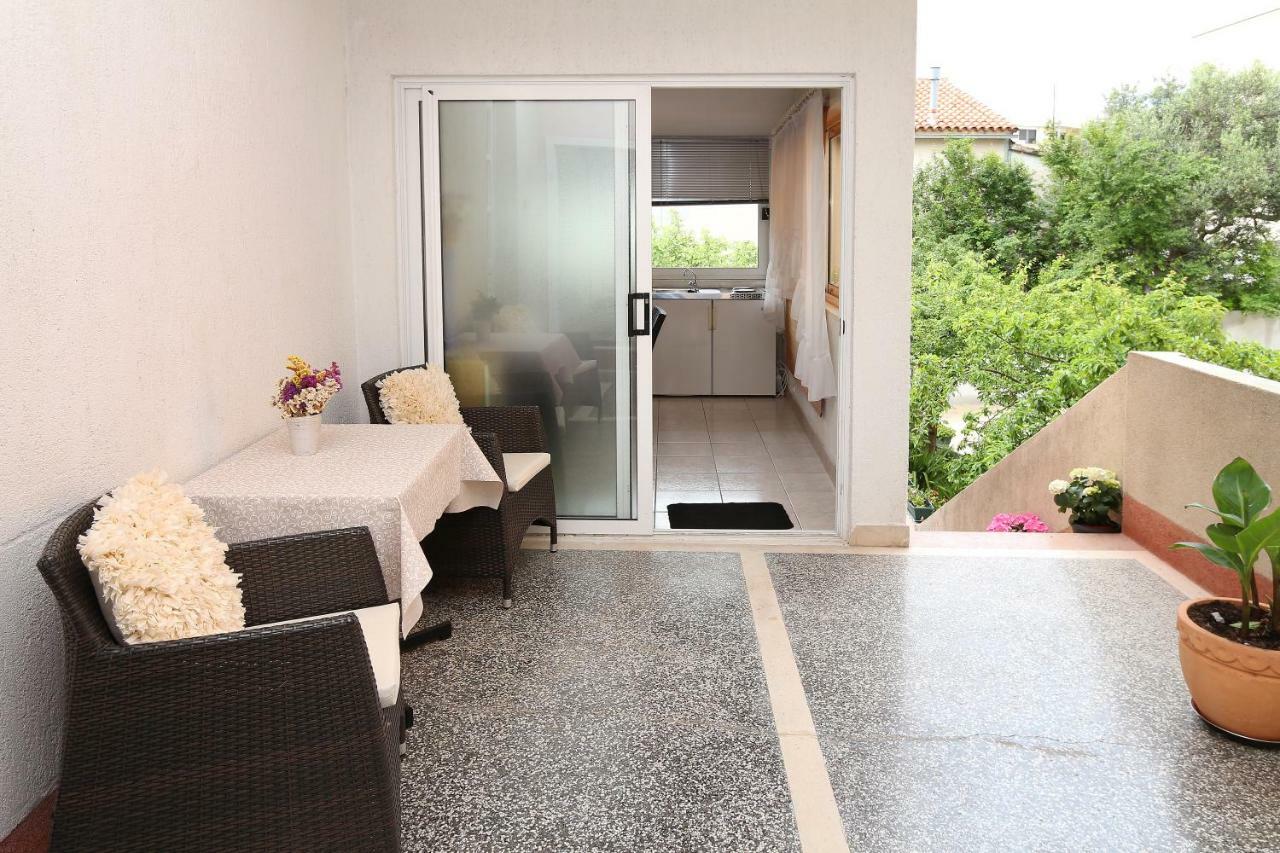 Apartments Nina Beach Makarska Exterior foto